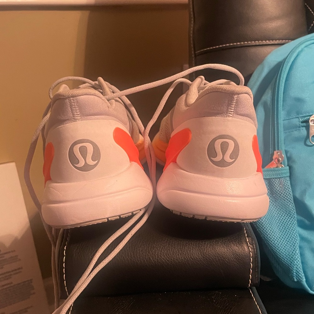 Size 9 Lululemon Athletica Blissfeel shoes - like new condition! - Picture 2 of 6